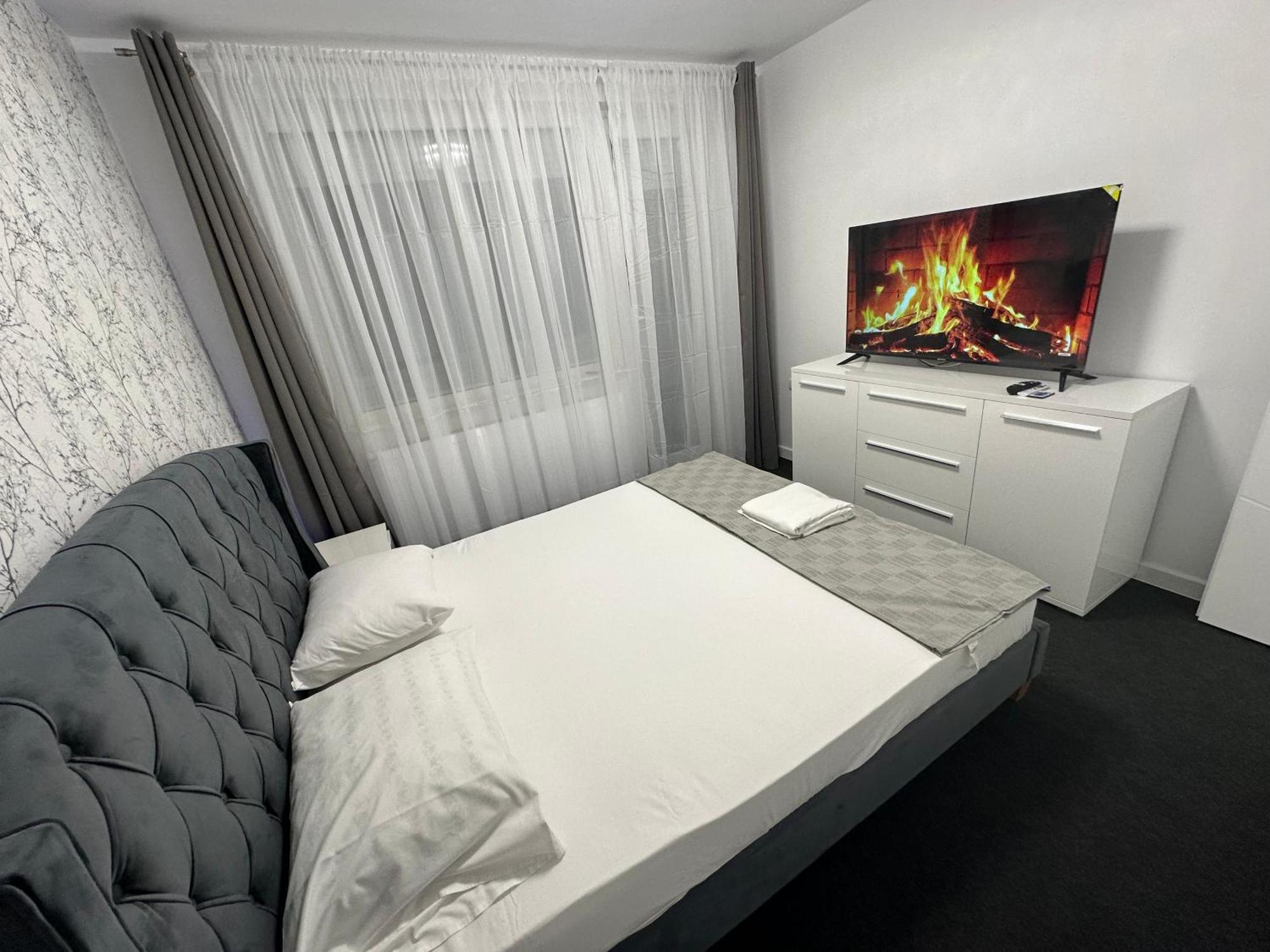 Apartament Ultra Central 3 Lägenhet Hunedoara Exteriör bild