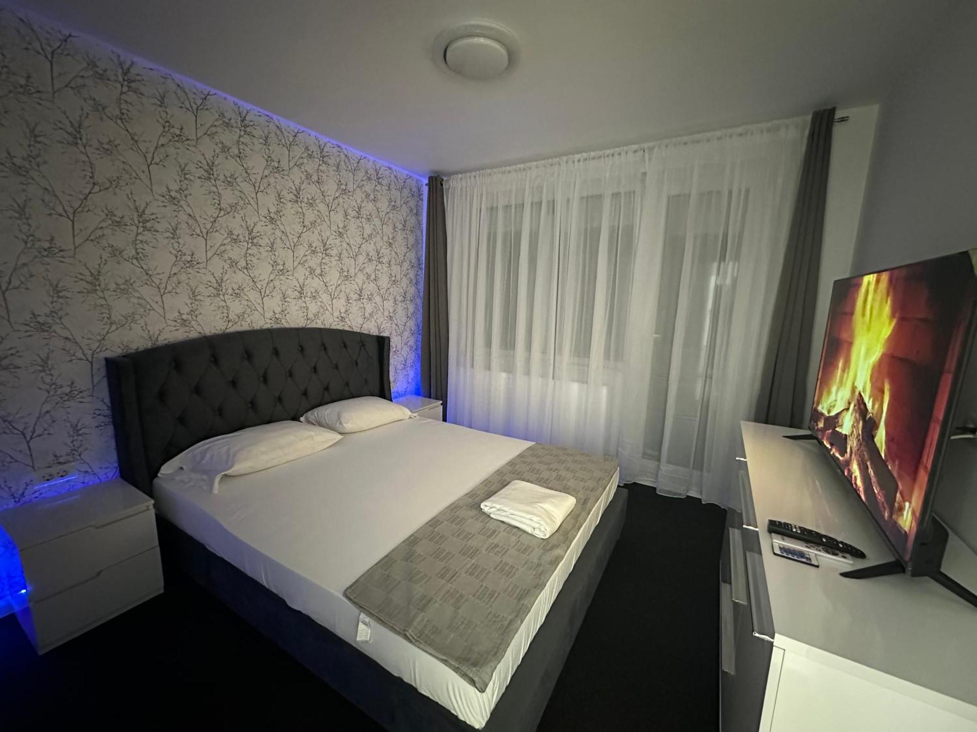 Apartament Ultra Central 3 Lägenhet Hunedoara Exteriör bild